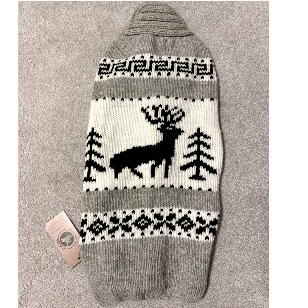 NEW Chilly Dog Grey Wool Reindeer Sweater Shawl Hand Knit NWT Sz. Med 18-29 lbs